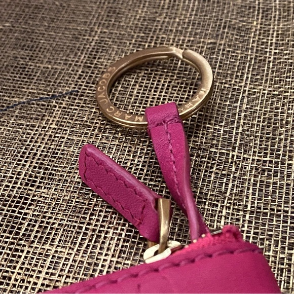 Authentic Marc Jacobs key pouch - Picture 9 of 10